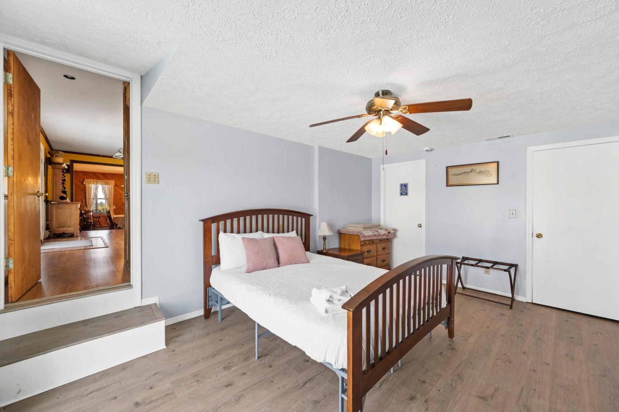 Big Family Lodge Near Ark Sleeps 16 Williamstown Esterno foto